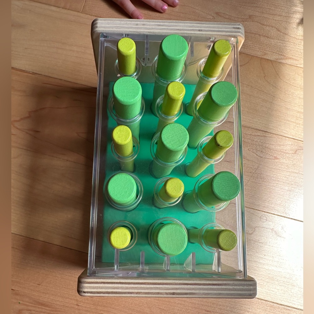 LOVEVERY Wooden Posting Stand